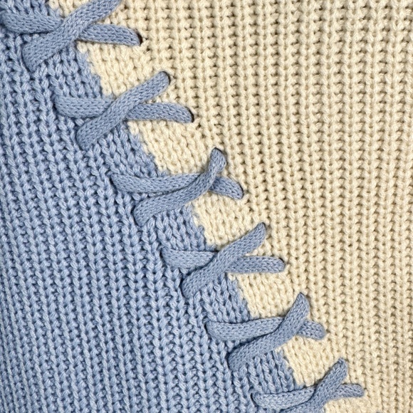 TWO-TONE LIGHT BLUE AND IVORY LONG SLEEVE SWEATER - Picture 5 of 11